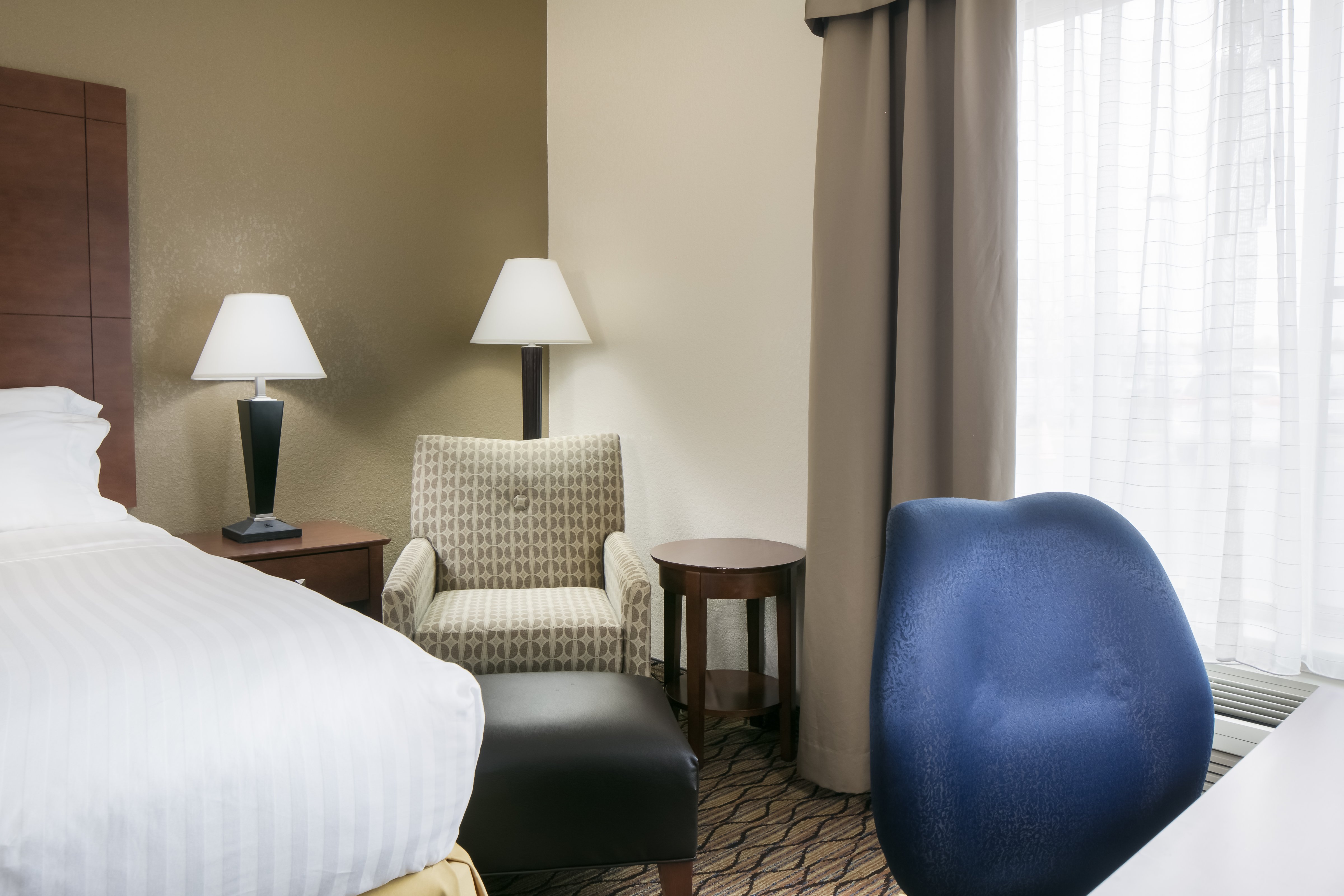 Holiday Inn Express Hotel Suites Clinton 18/50
