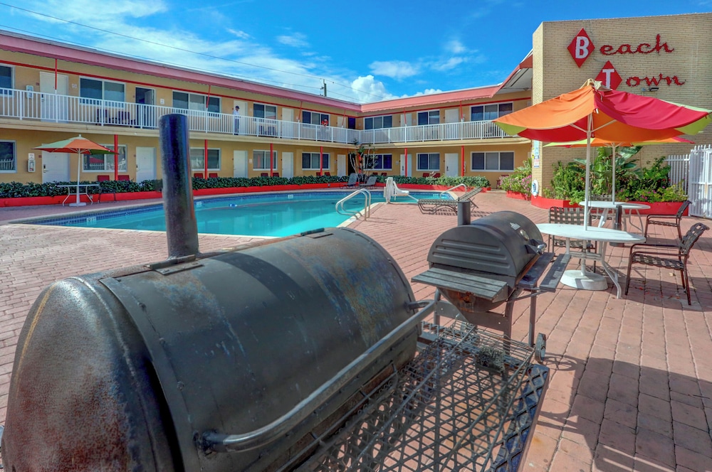Beach and Town Motel 39/50