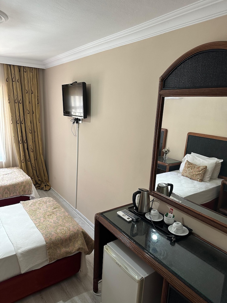 Lost Town Inn Hotel 13/30
