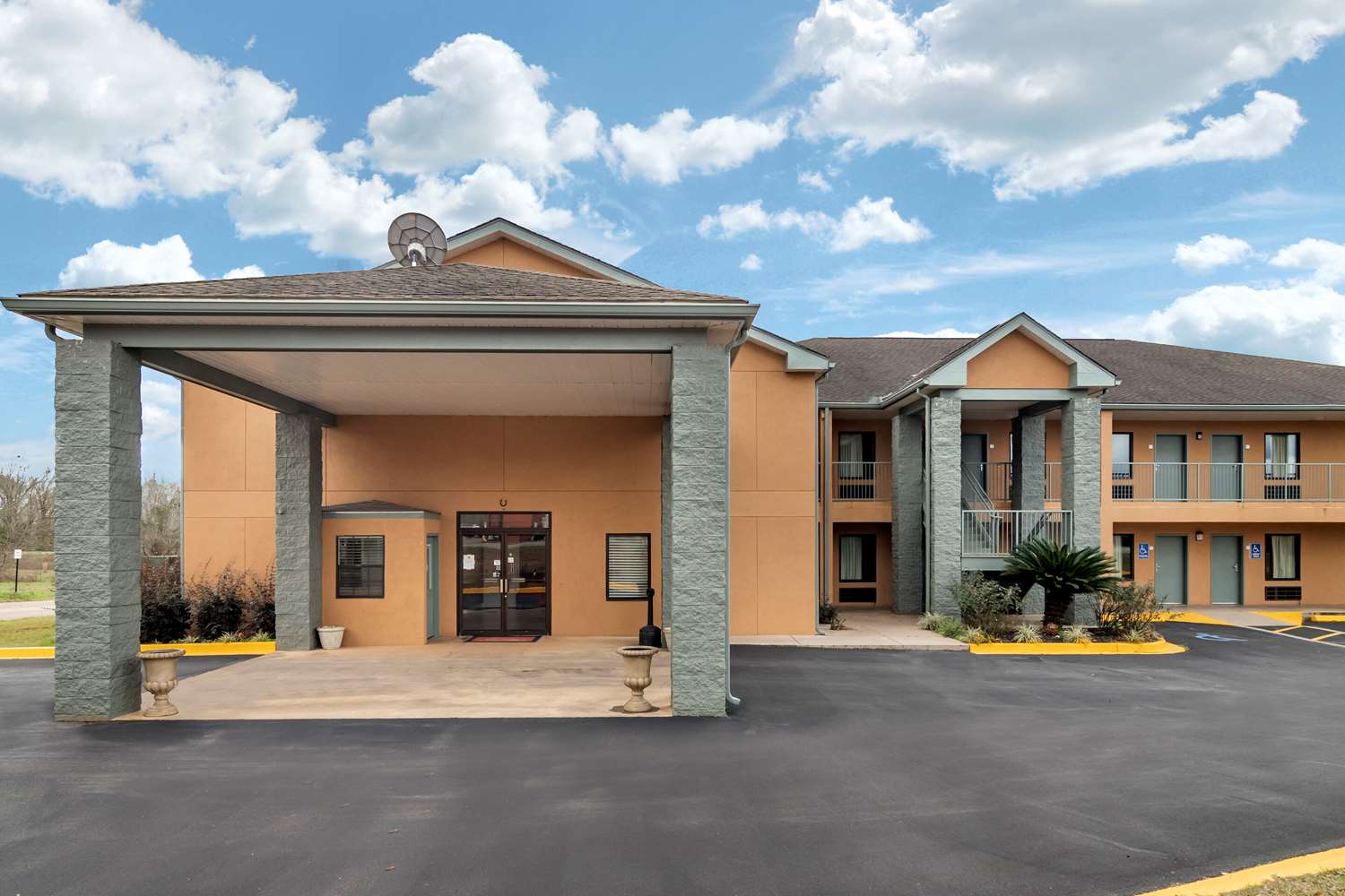 Econo Lodge Cuthbert, GA 6/18