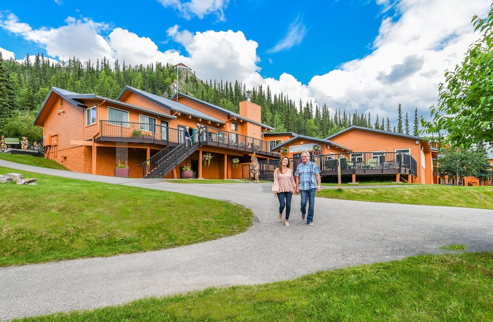 Denali Bluffs Hotel 4/68