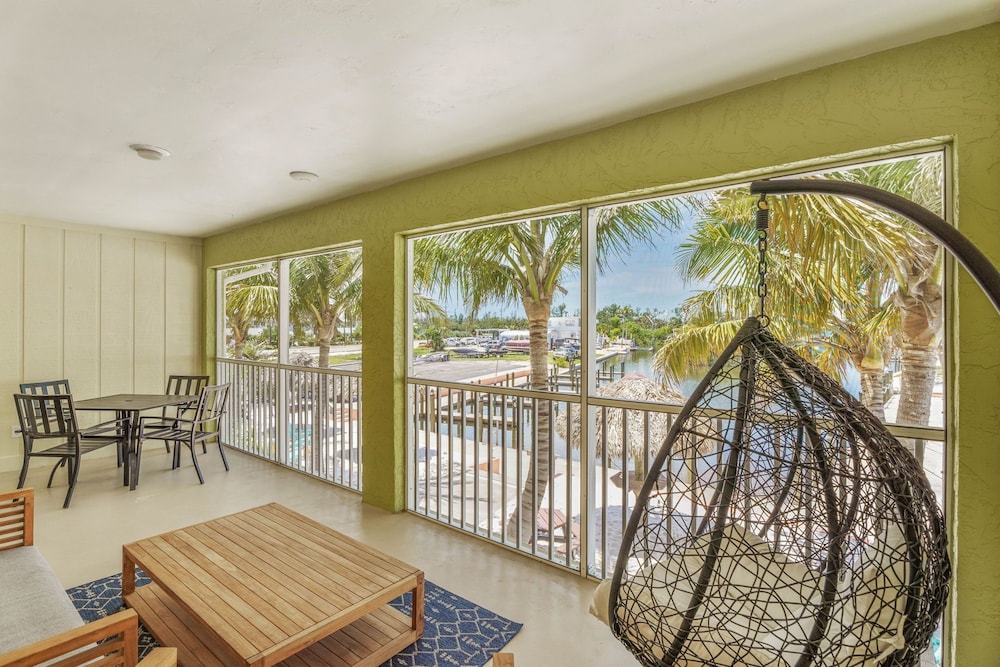 Off the Charts Inn Out Island Resort 37/50