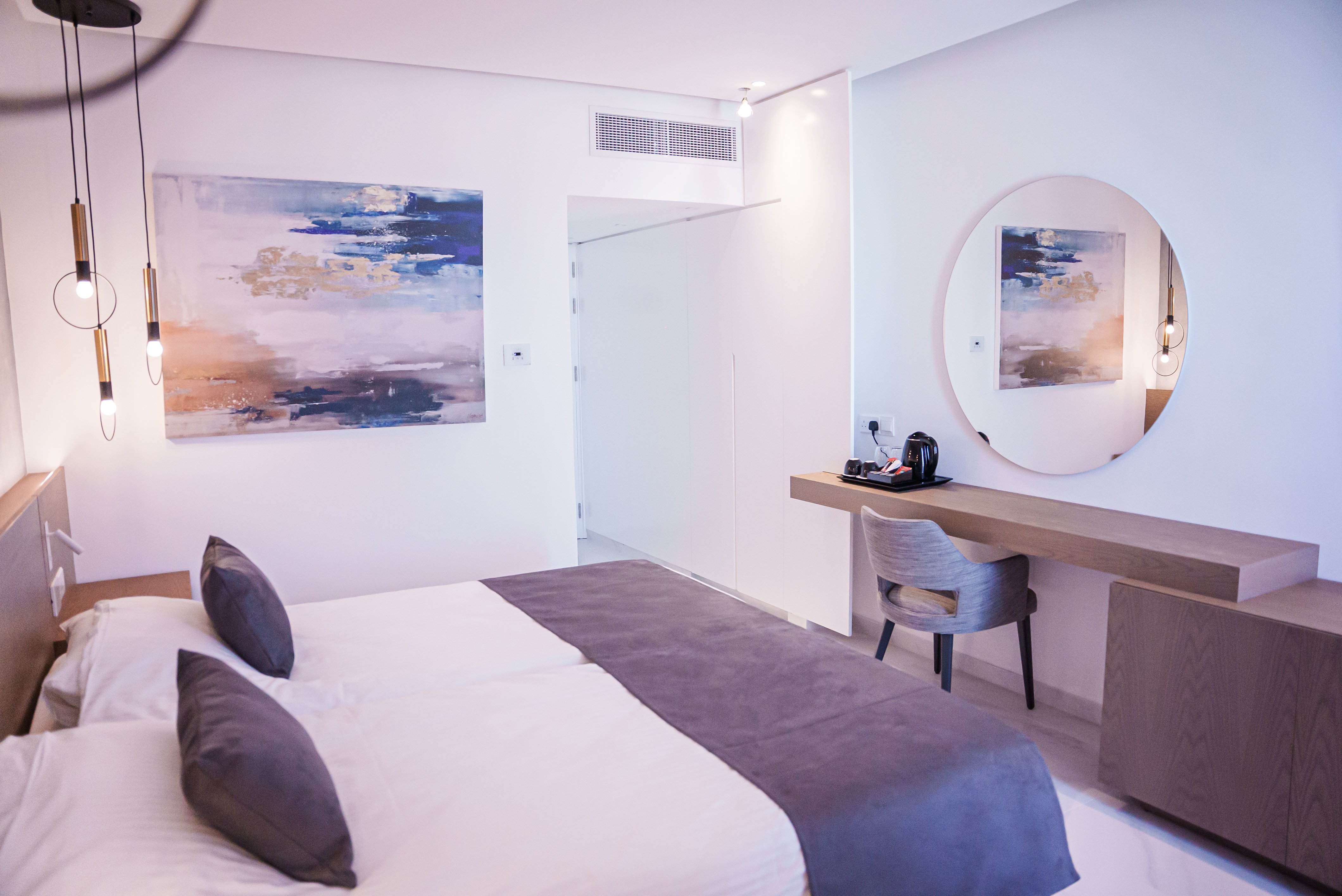 TWIN/DOUBLE ROOM SIDE SEA VIEW
