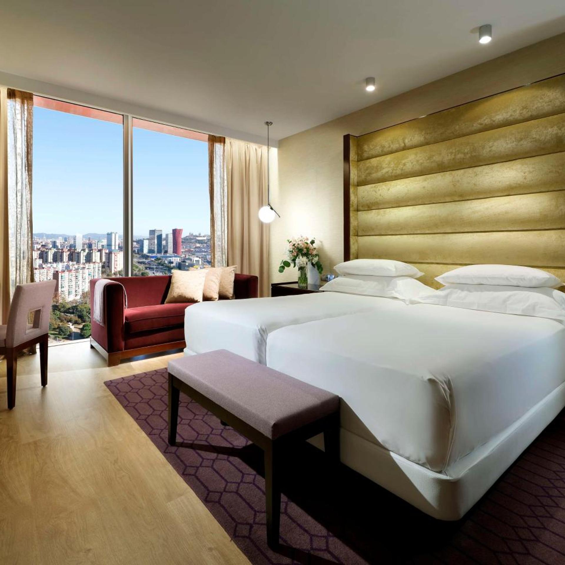 Executive, Suite, Twin Beds, City View