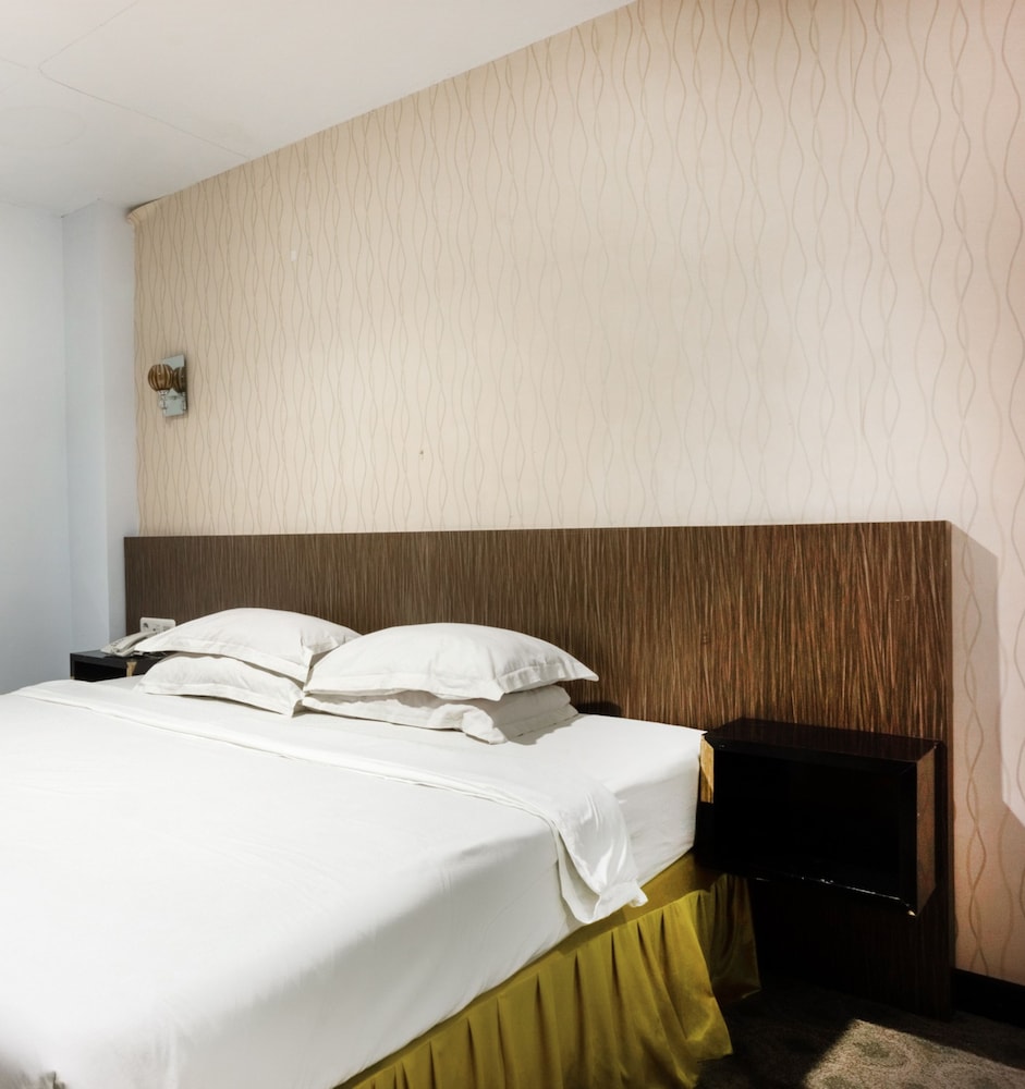 Hotel O Makassar near Losari Beach formerly Ocean View Hotel 11/21