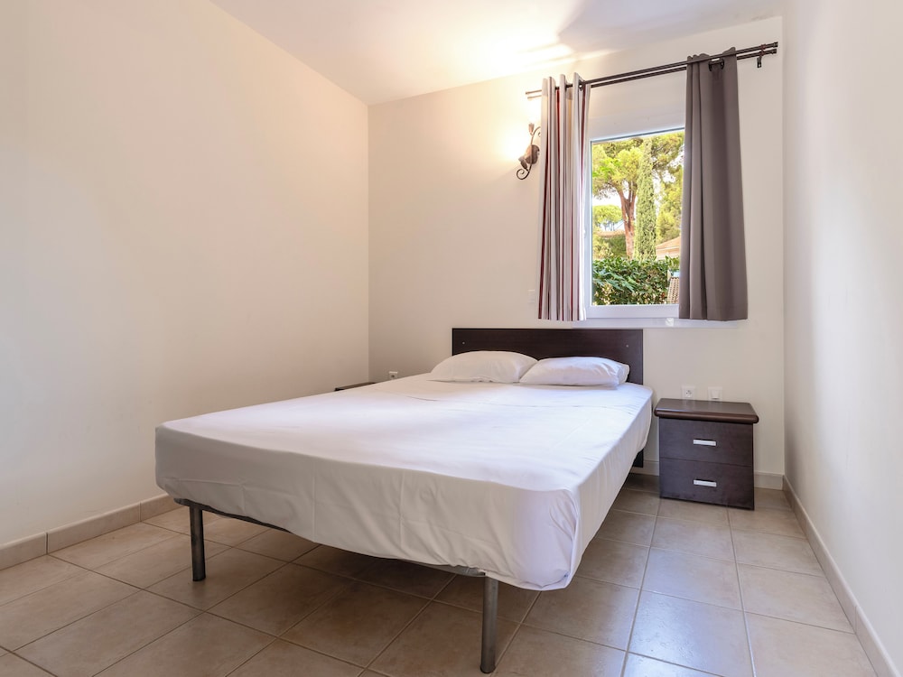 3 ROOMS, HOUSE