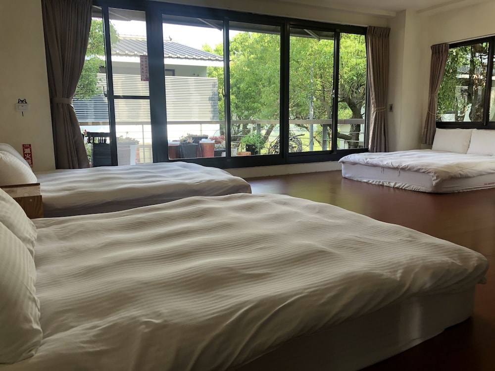 Sanyi Happiness B&B 23/70