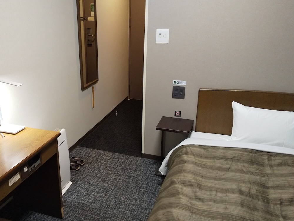 Hotel Route-Inn Tsu Station South Route 23 17/33