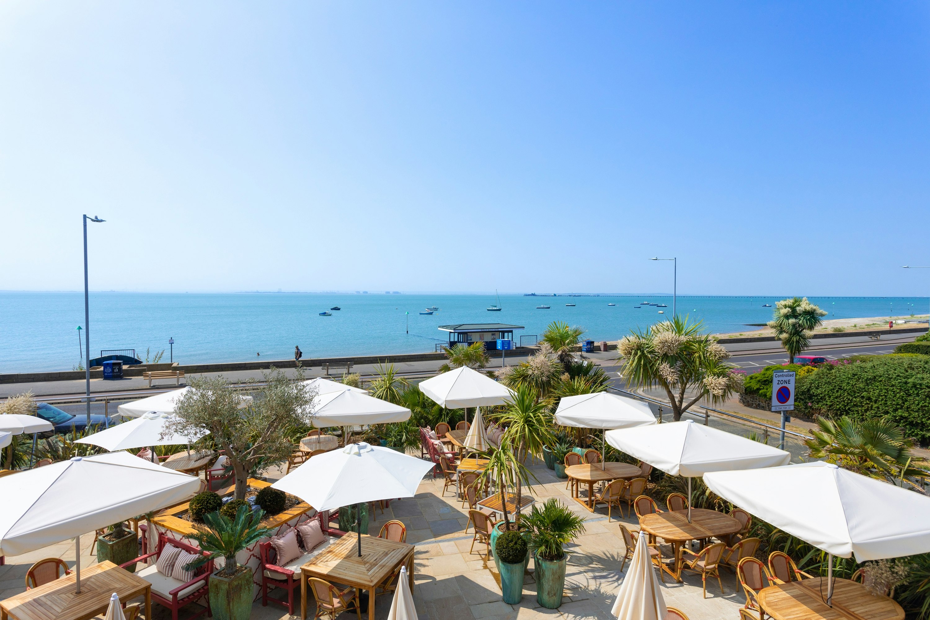 Roslin Beach Hotel 28/31