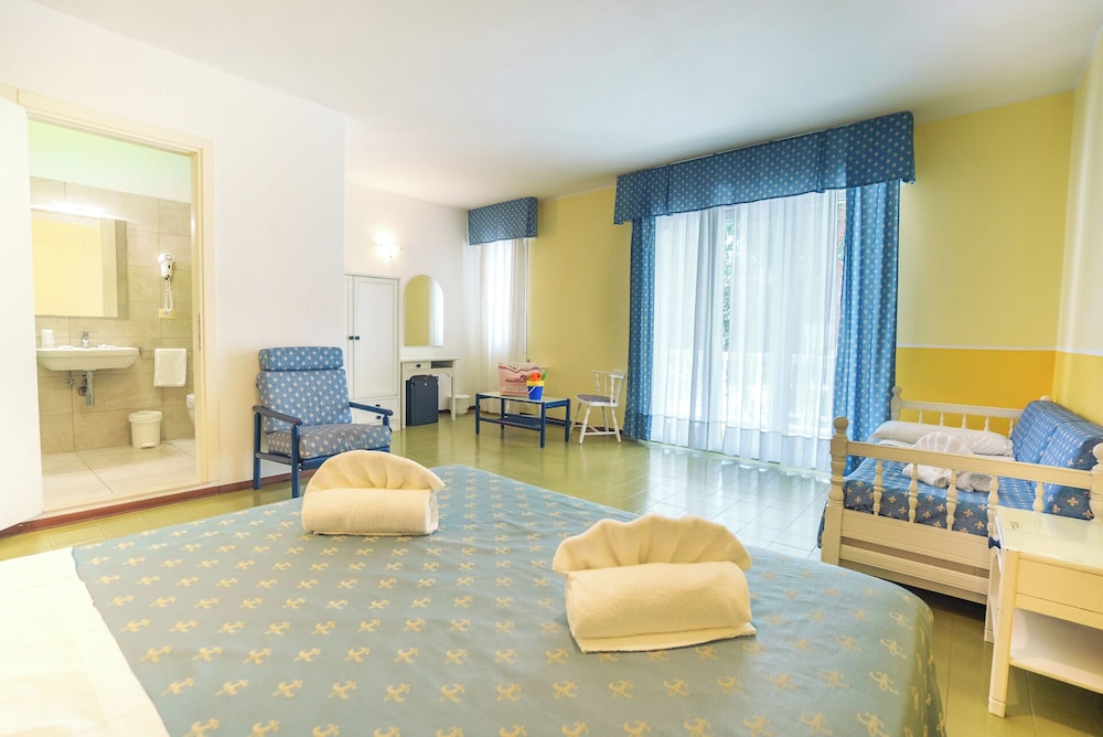 HOTEL ALEXANDER 20/32