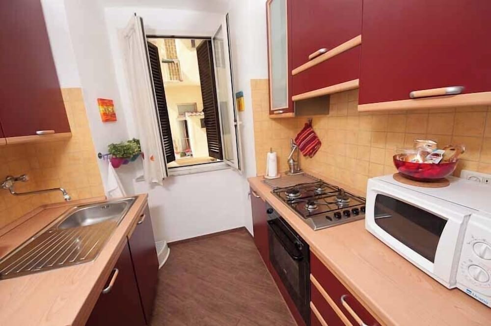 Comfortable Apartment Near the Vatican Free Wifi 14/16