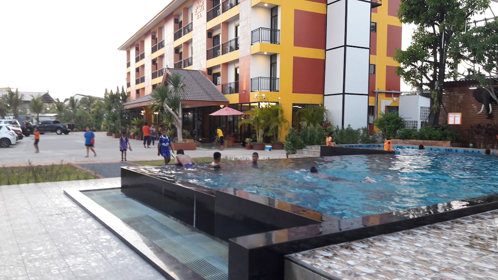 Tawan Anda Garden Hotel 42/45