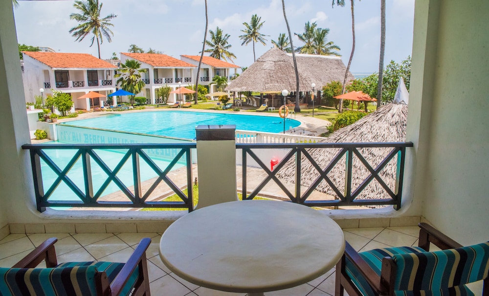 Nyali Beach Holiday Resort 28/48