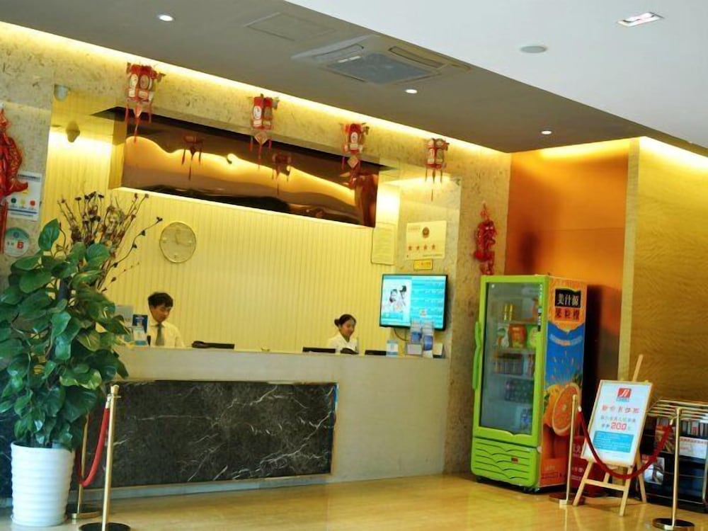 Microtel by Wyndham Kunming City Center 3/25