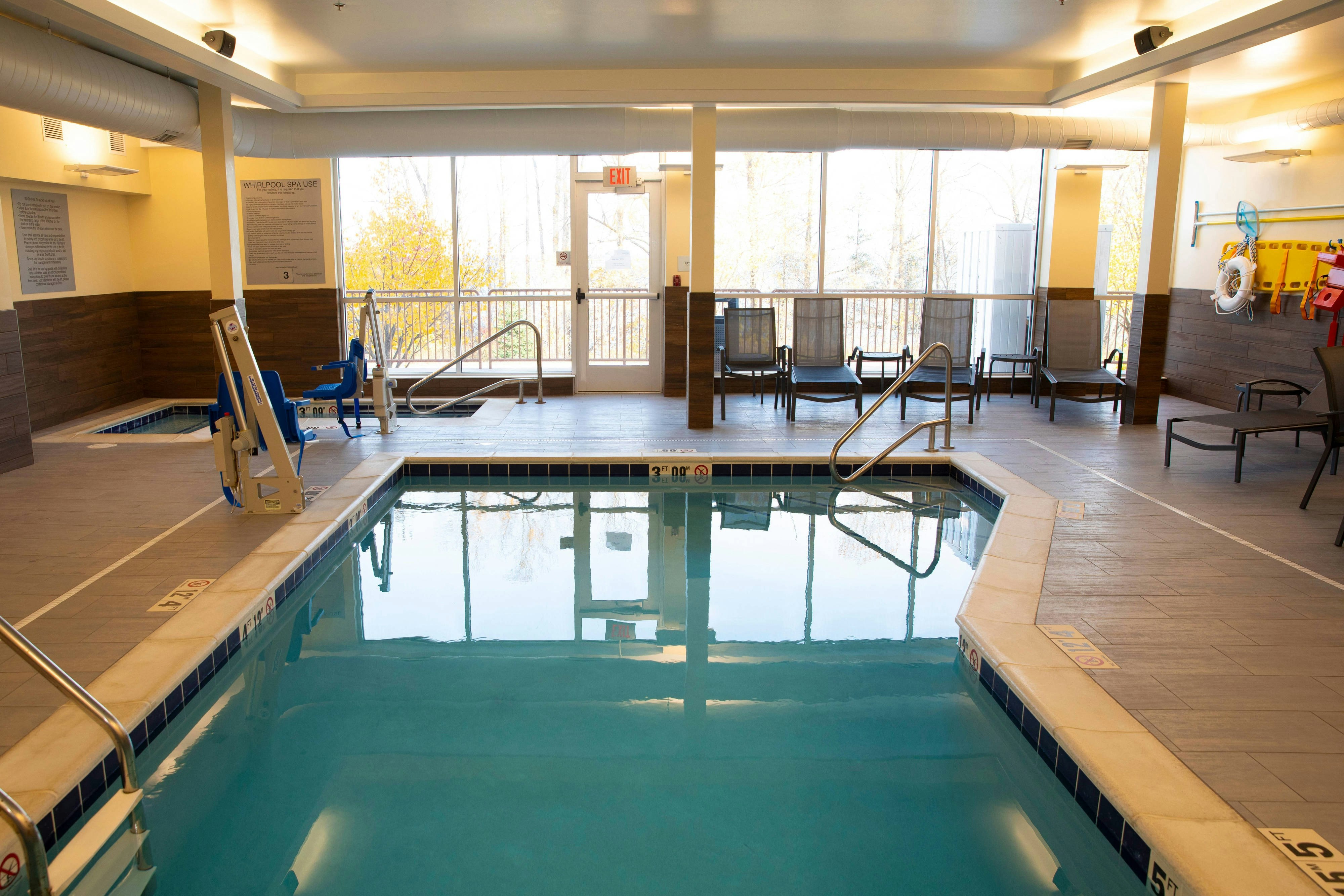 Fairfield Inn & Suites by Marriott Marquette 22/37