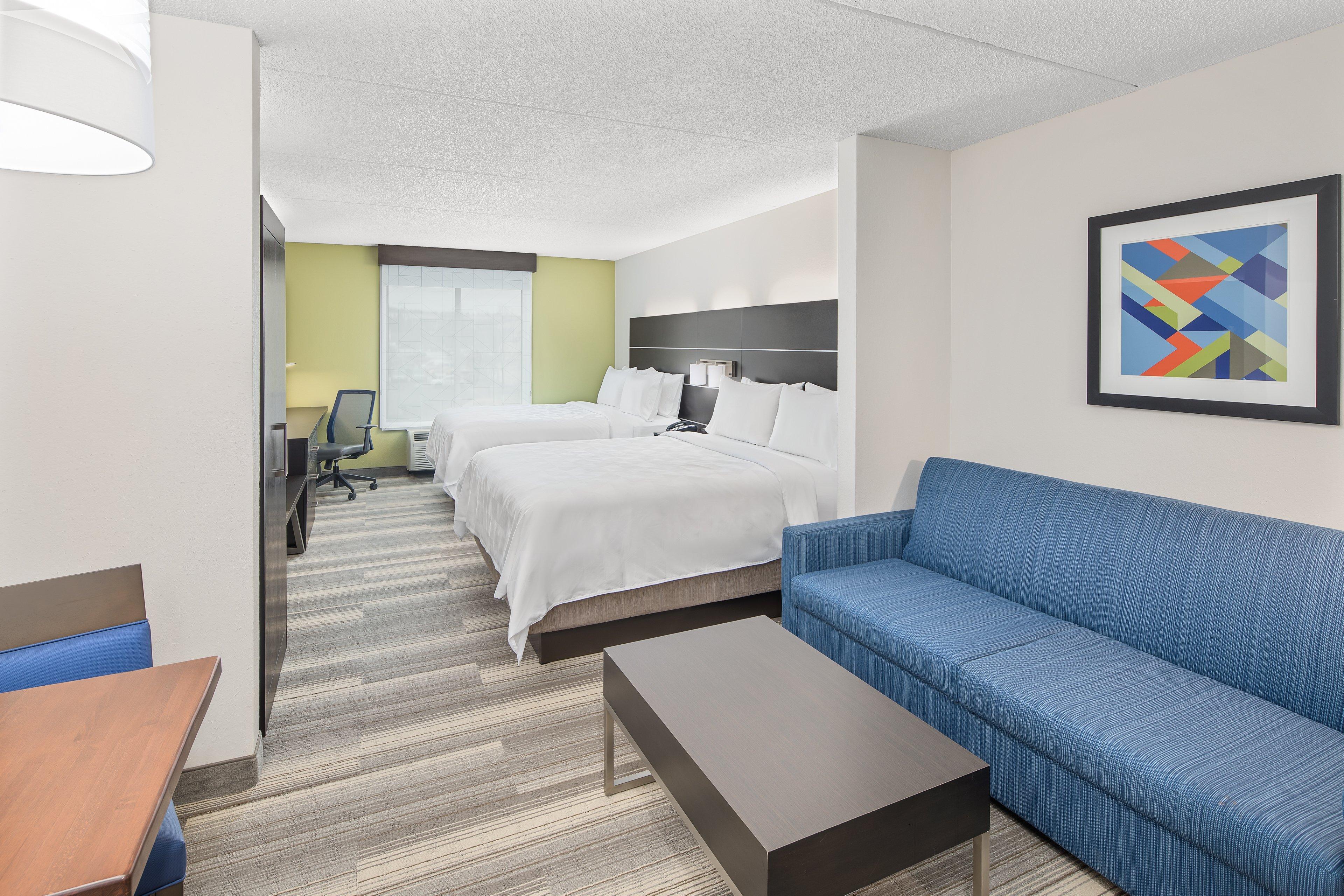 Suite, 2 Queen Beds, Sofa