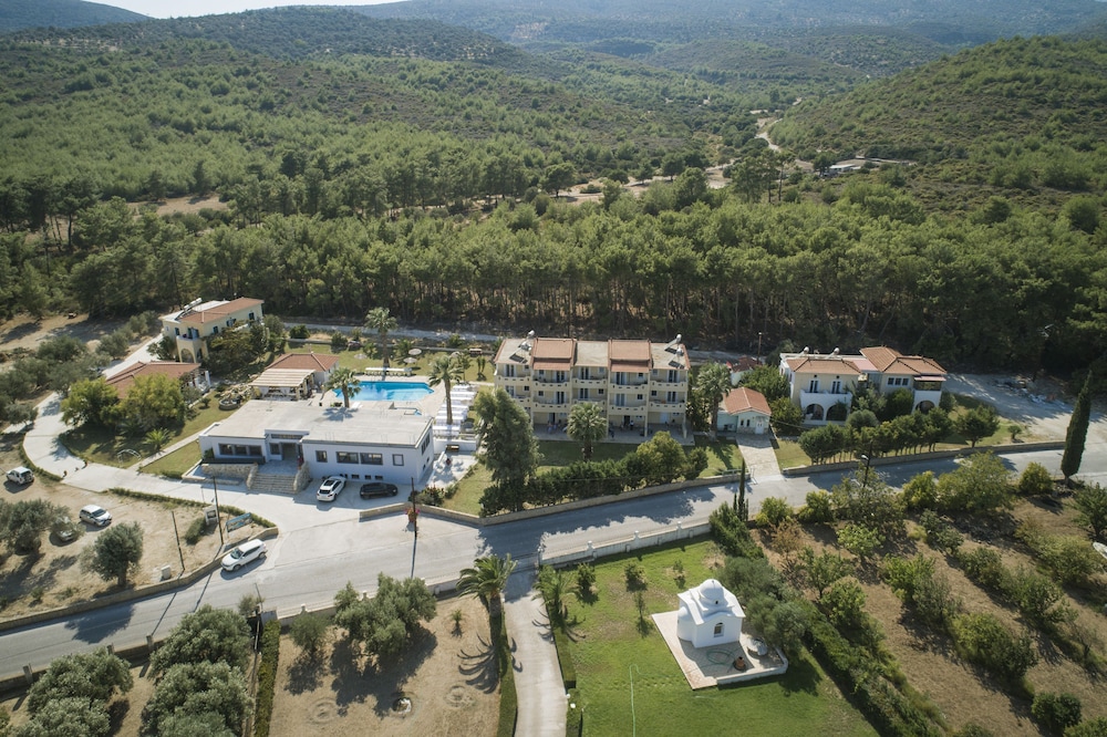 Zeus Hotel Ireon 34/42