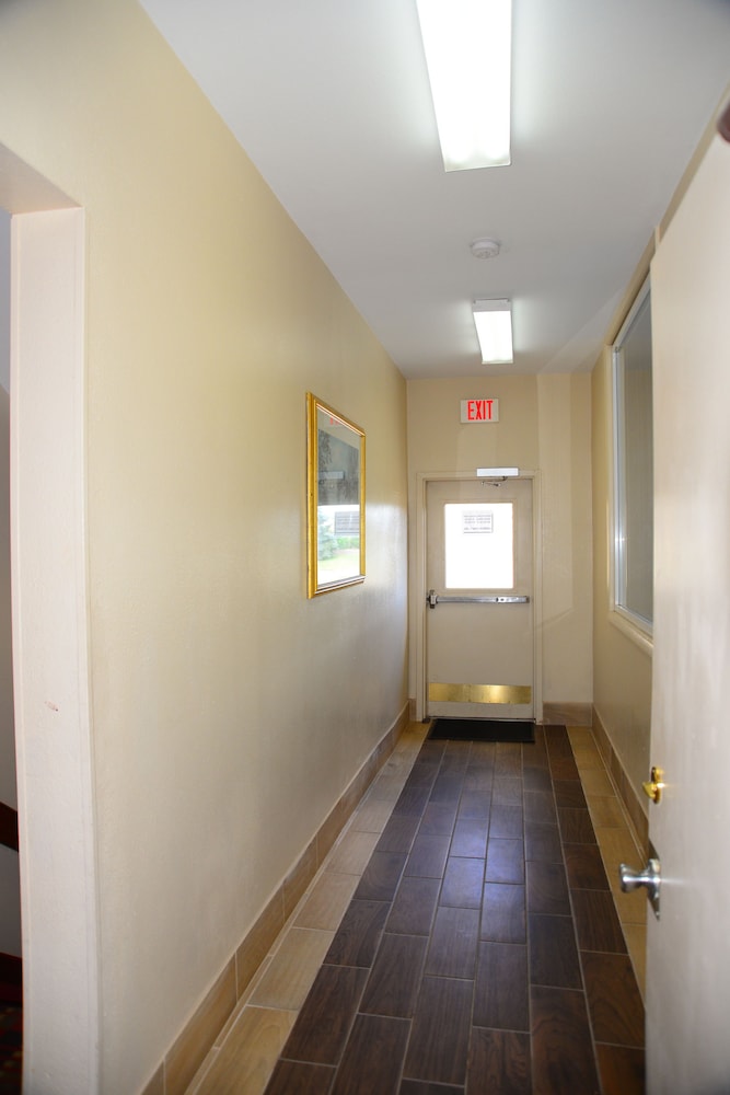 Budget Inn Express 32/46