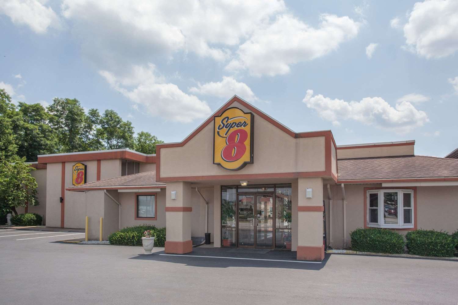Super 8 By Wyndham Carlisle North 2/21