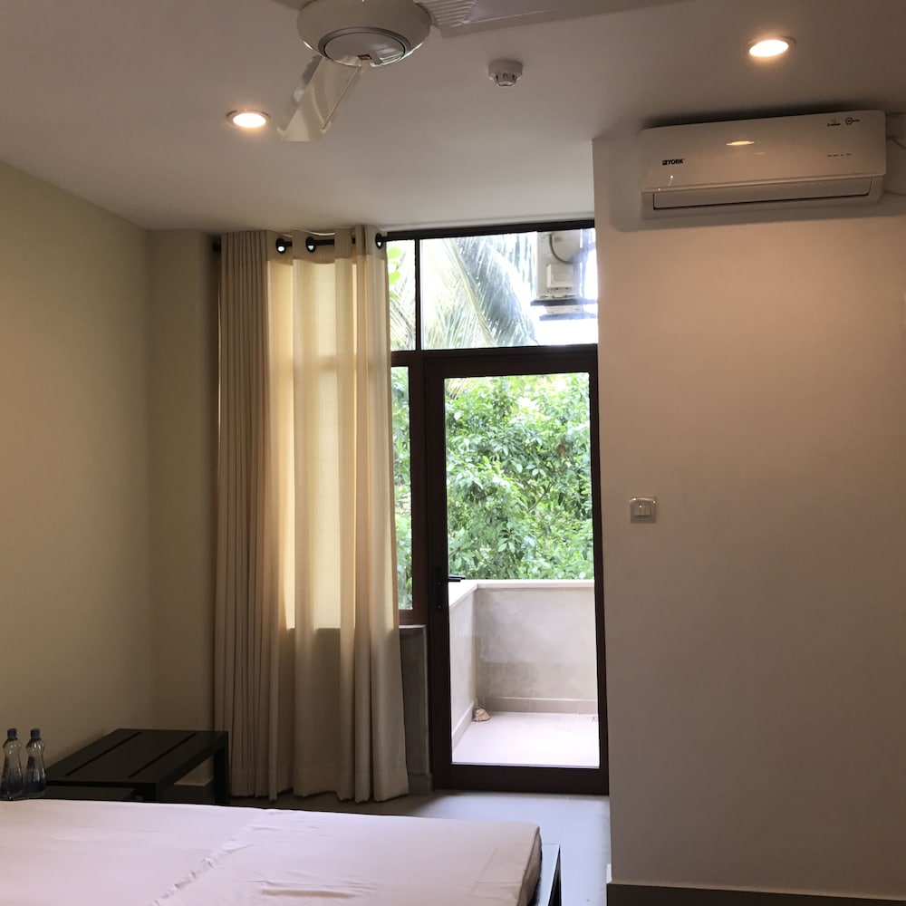 Saninro Residences & Food Court 16/50