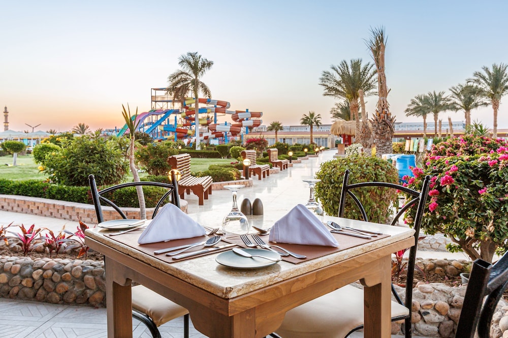 SUNRISE Alora Aqua Park Resort 20/45