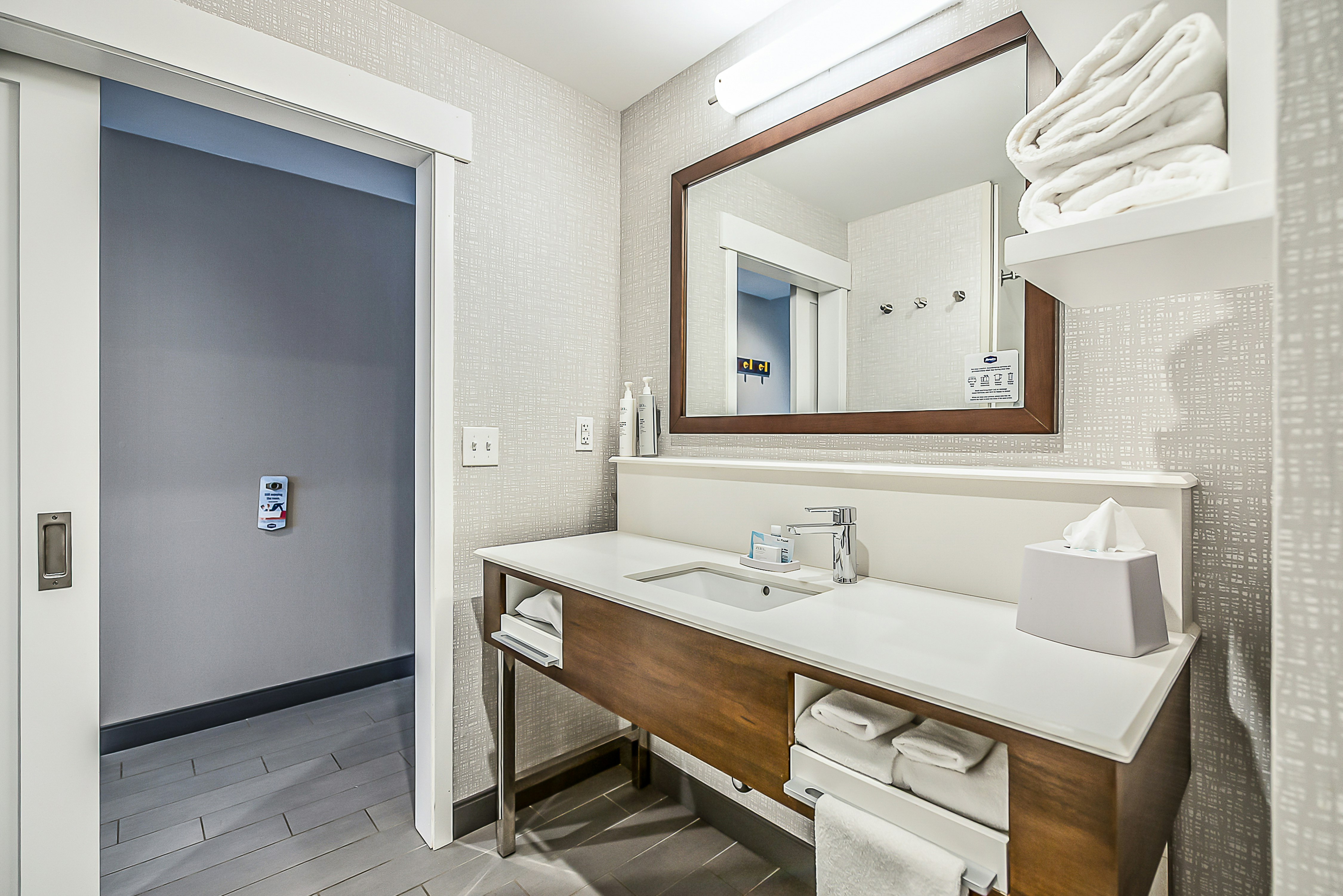 غرفة بسريرين كوين، Hampton Inn and Suites Howell 6/8