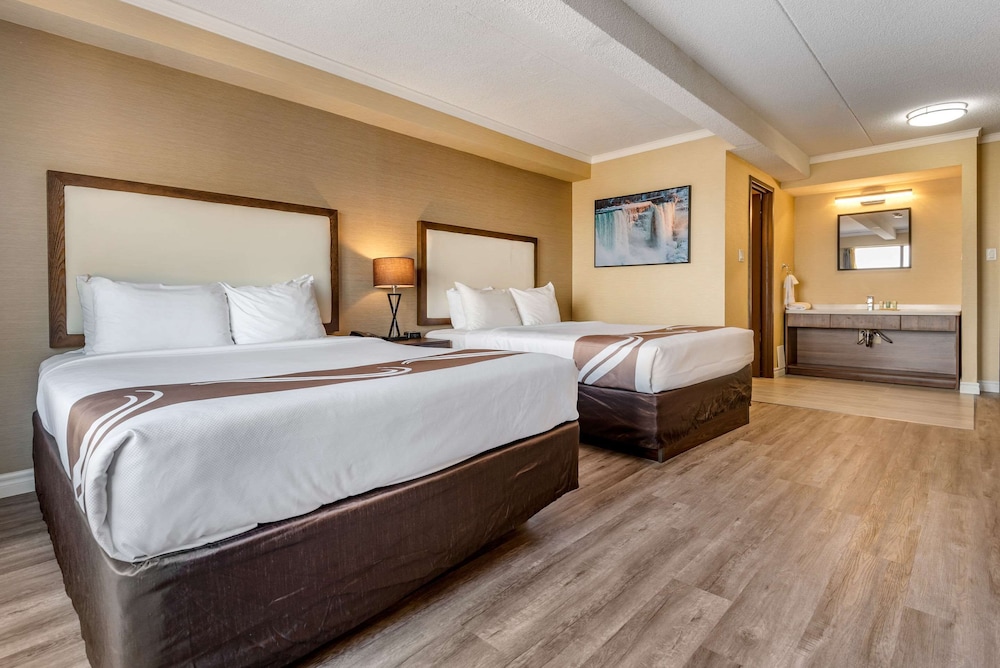 Quality Inn and Suites Niagara Falls ON 12/30