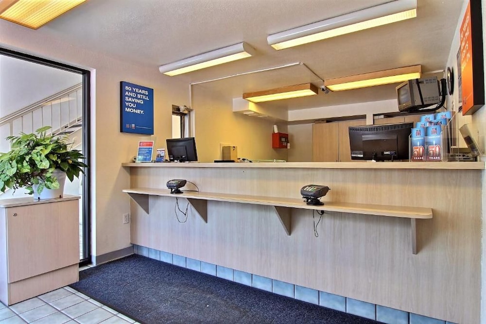 Motel6 Merrillville, IN 7/53