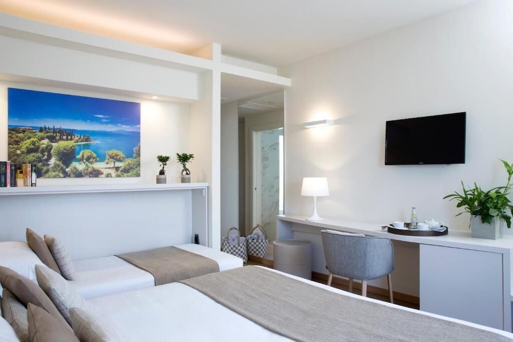 Lobby at Leonardo Hotel Lago di Garda - Wellness and Spa, LAZISE