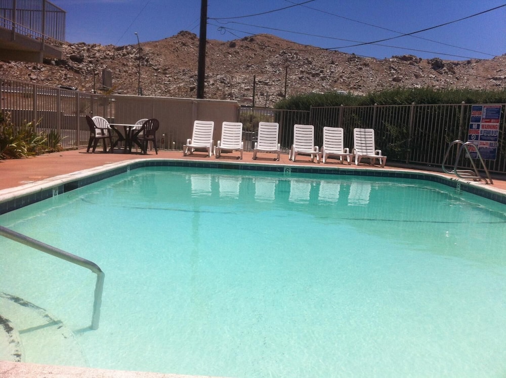 Hilltop Inn Suites 5/28
