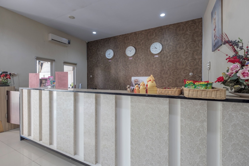 Hotel O Makassar near Pantai Losari formerly Hotel Astra Novilia 9/35