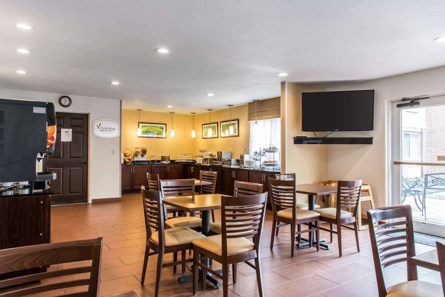Sleep Inn & Suites Pittsburgh Airport 20/24