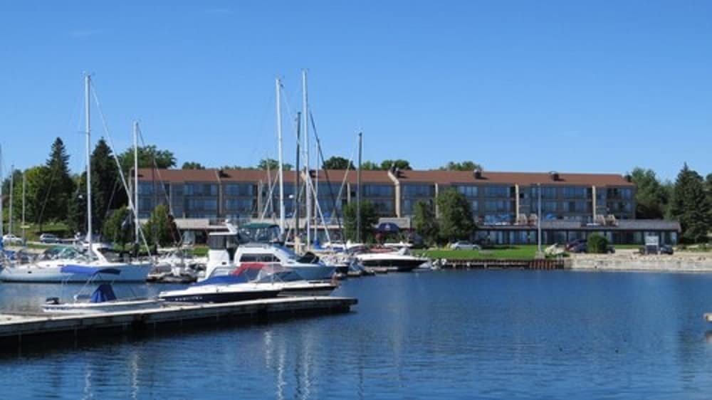 The Royal Harbour Resort 48/51