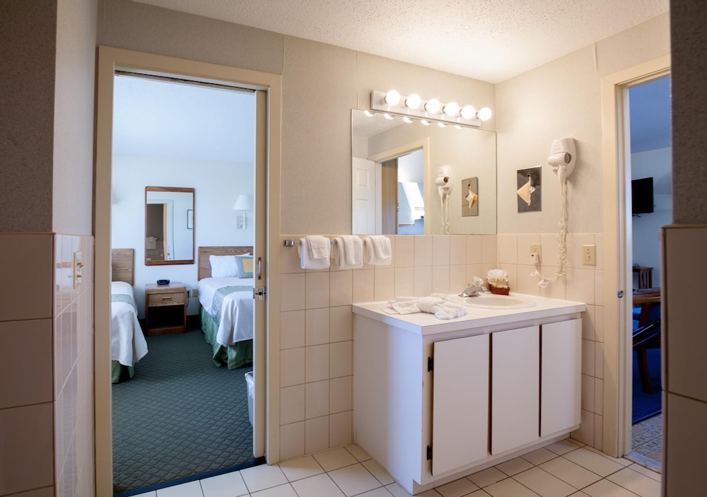 1 Double and 1 Single Bed, Murphy Bed، Green Harbor Resort 7/7