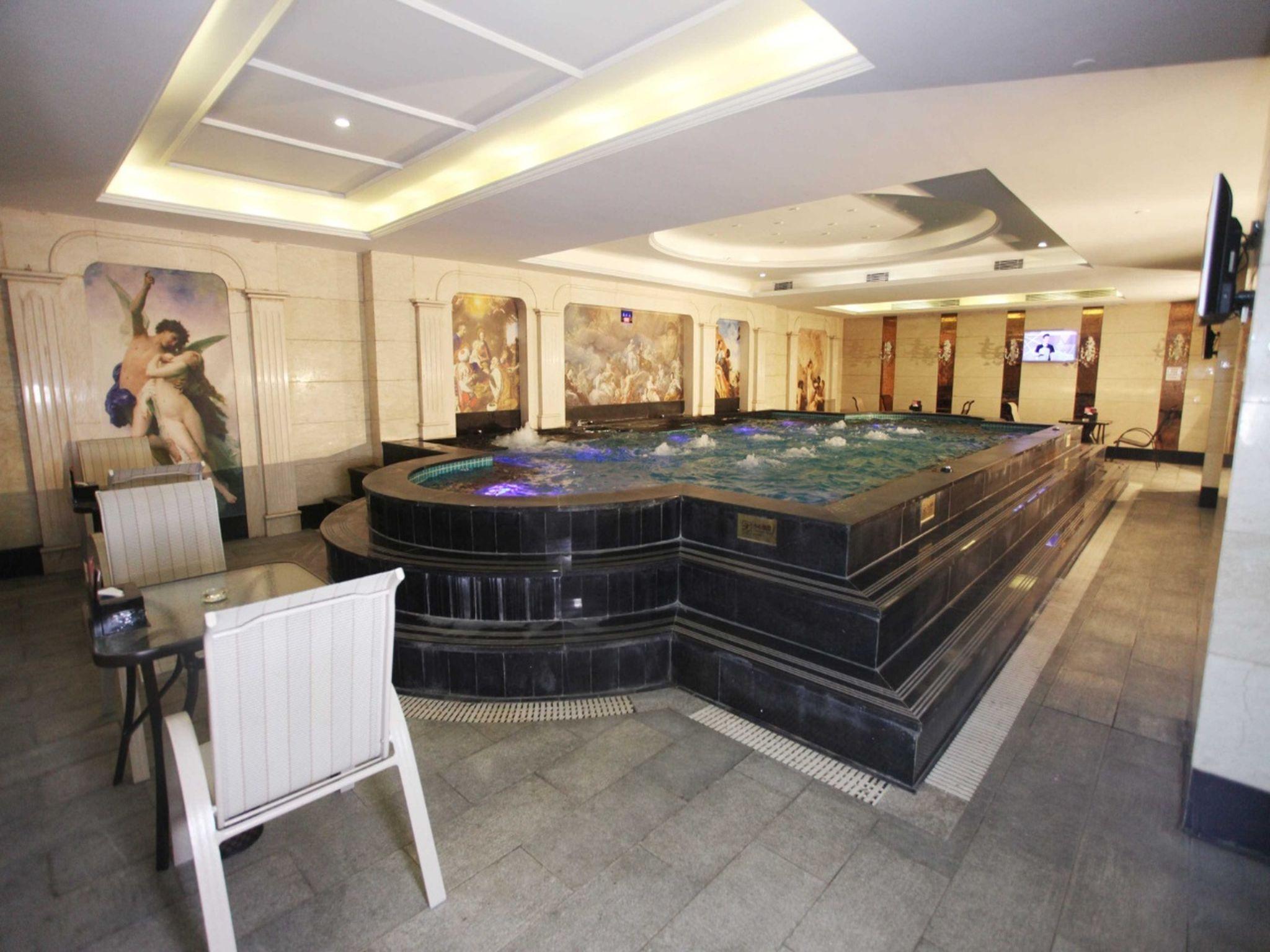 Wanhua International Hotel 13/22