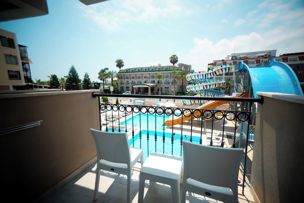 Lucida Beach Hotel 27/37