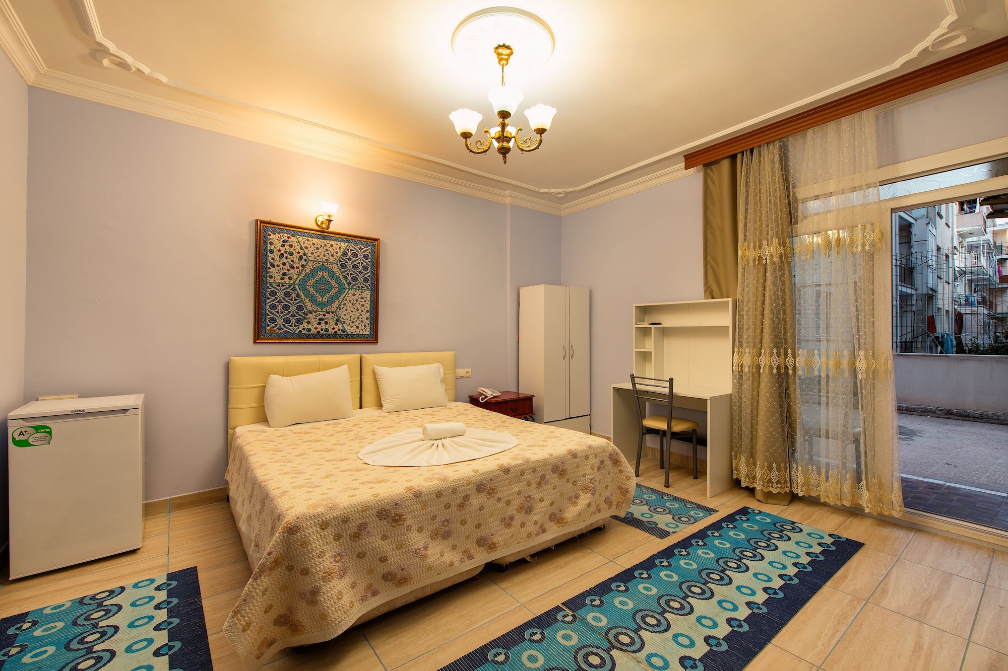 EXCLUSIVE, DOUBLE BED