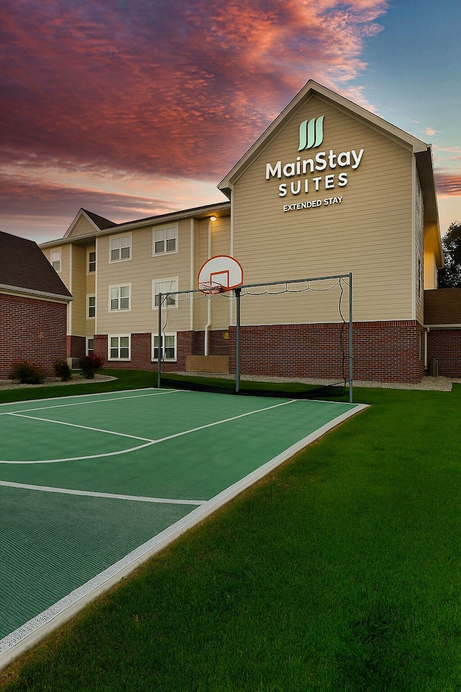 MainStay Suites Appleton Airport - Fox River Mall Area 25/46