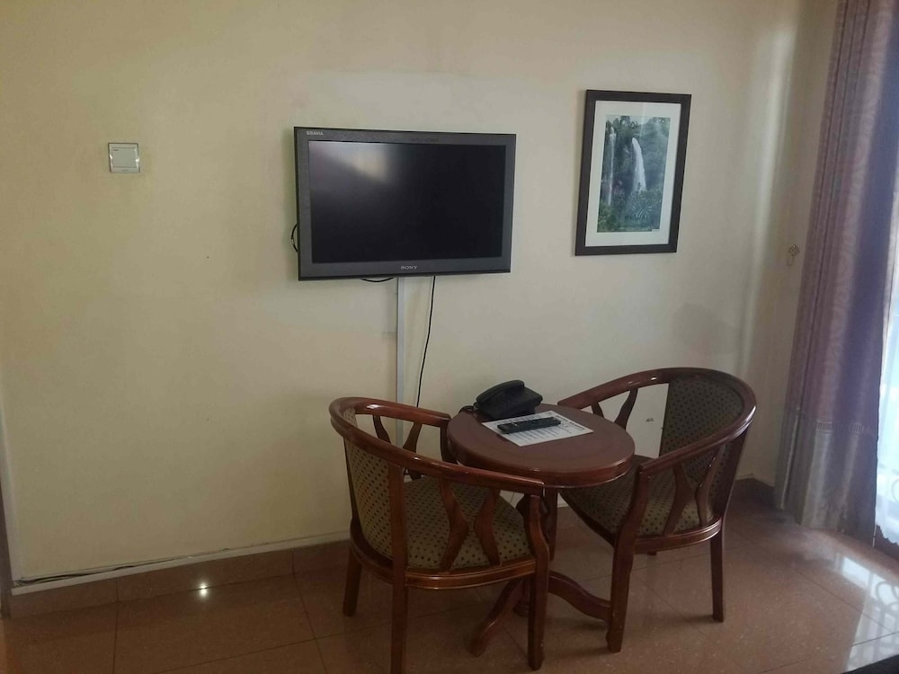 Hotel Hensek 6/9