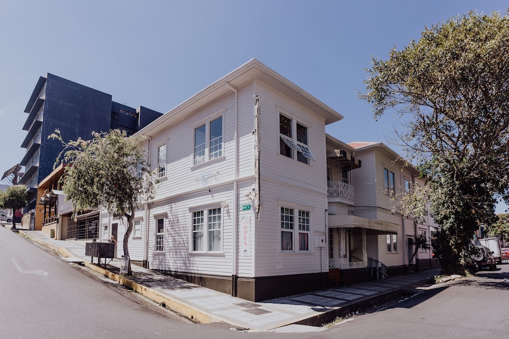 HOTEL DUNN INN 64/67