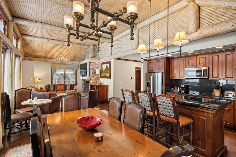 Ritz-Carlton Club, Aspen Highlands by Frias 35/50