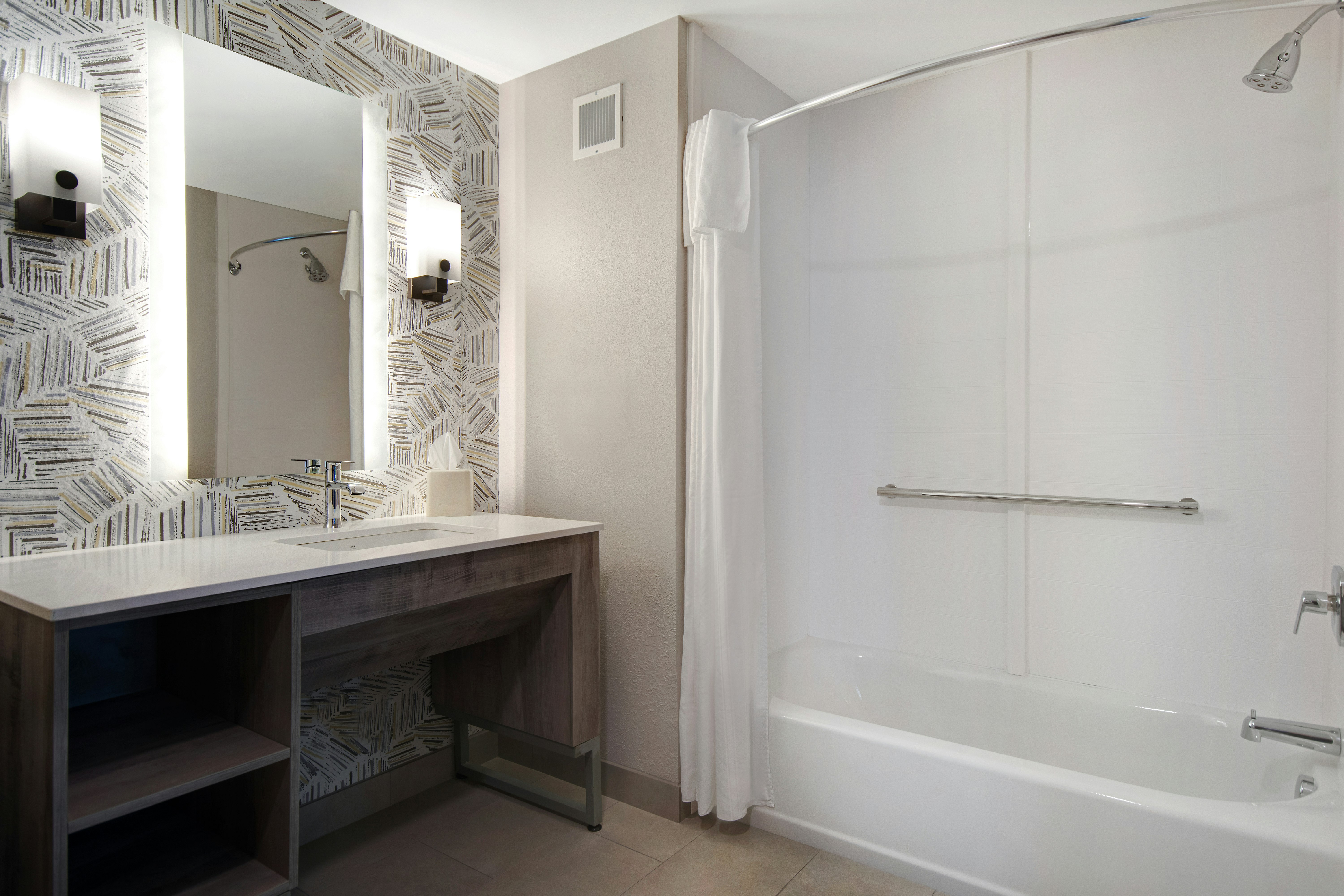 Suite, King Bed, Accessible