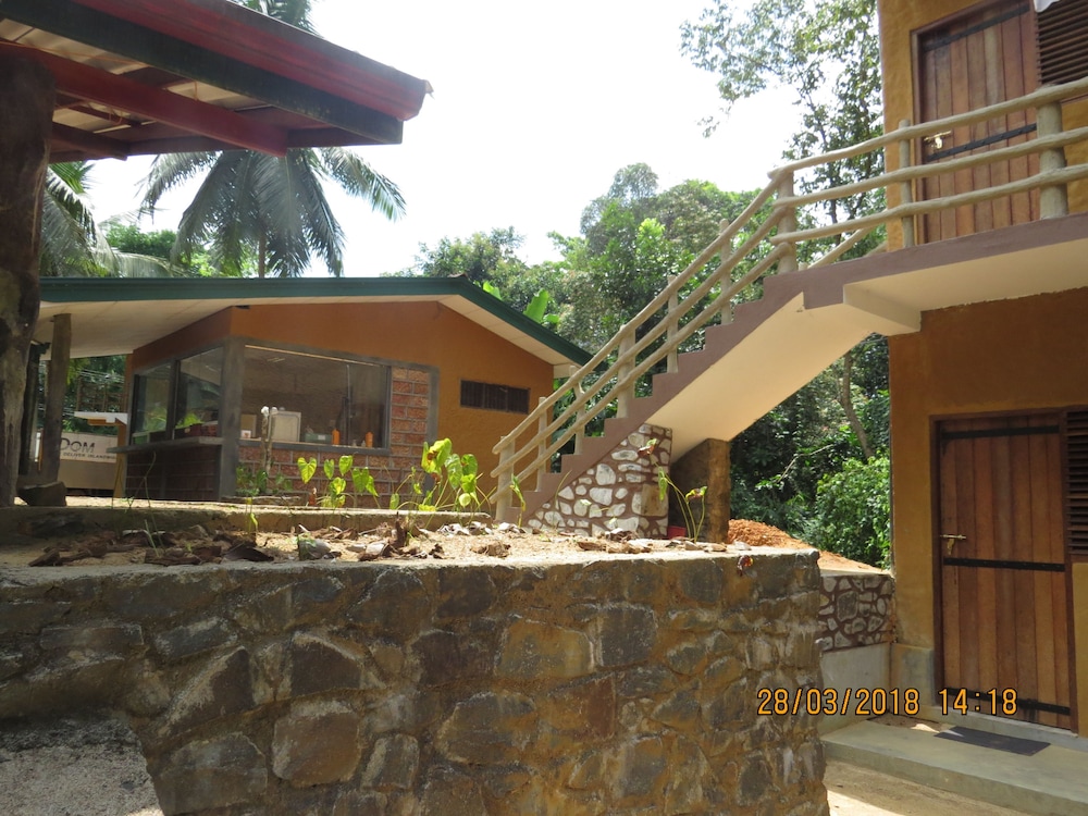 Sinharaja Birder's Lodge 18/36