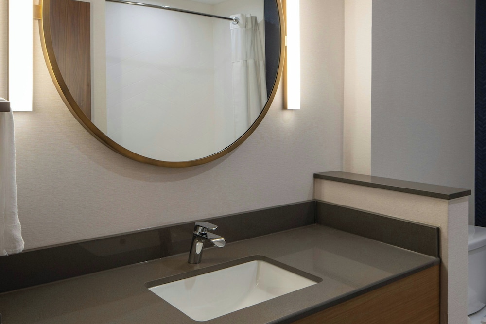 Fairfield by Marriott Inn and Suites Foley 26/27