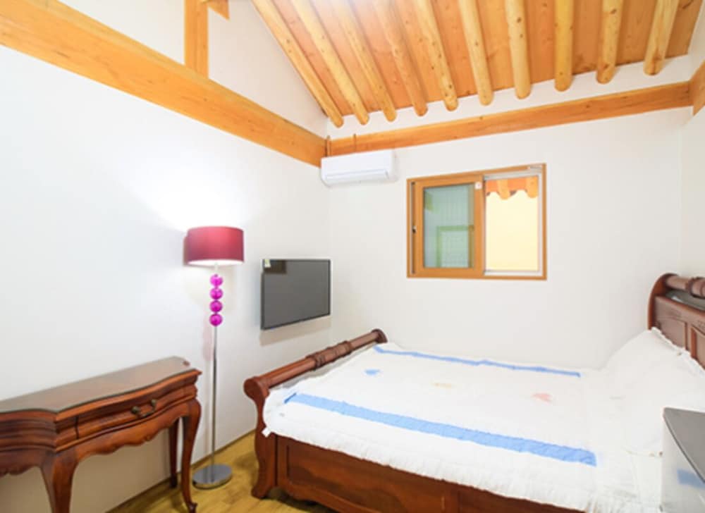 Suncheon Moonlight Love Hanok Pension 15/39