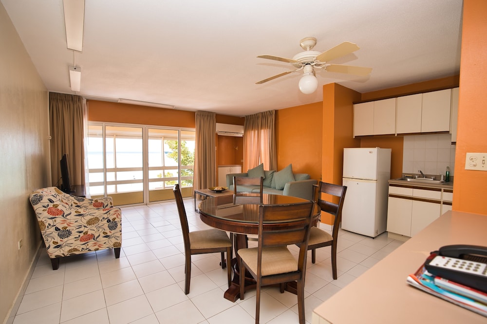 Horizon View Beach Hotel 23/46