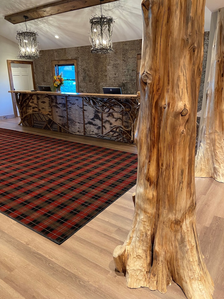 The Lodge at Schroon Lake 6/49