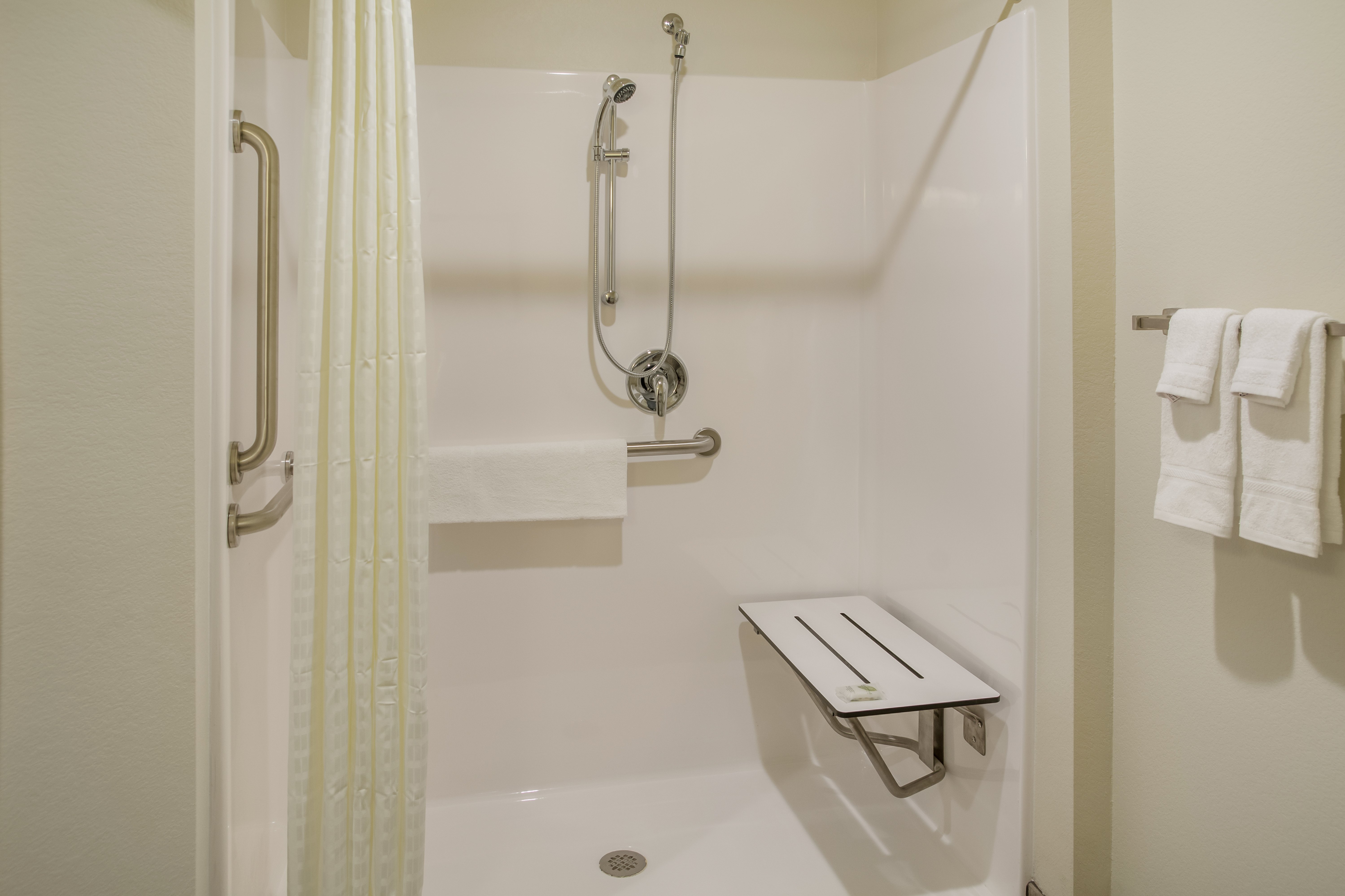 Cobblestone Inn & Suites - Ashland 50/50