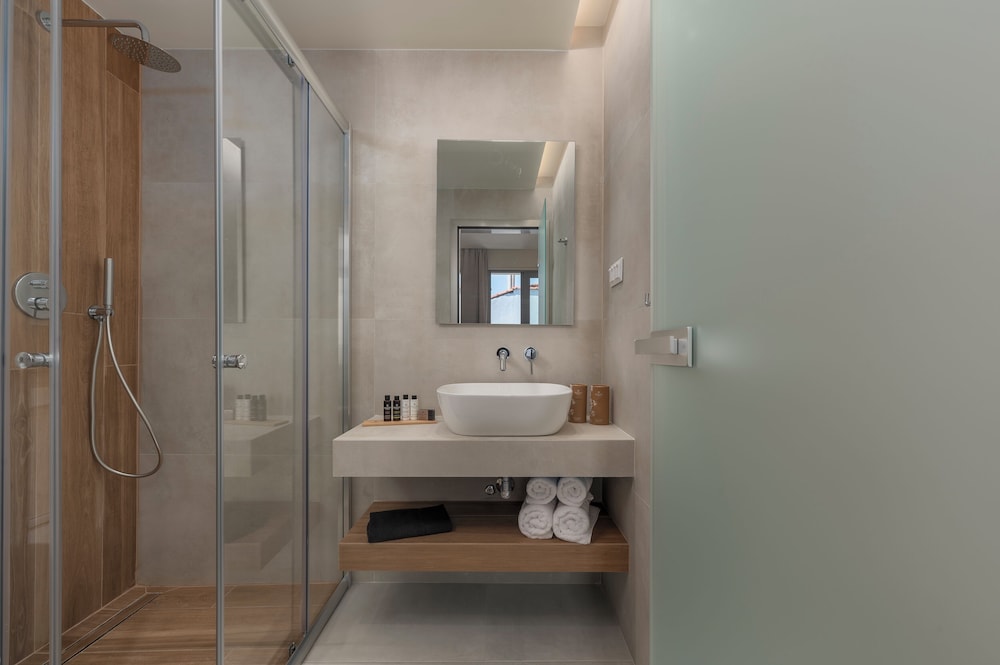 Sandy Seaside Suites 66/66