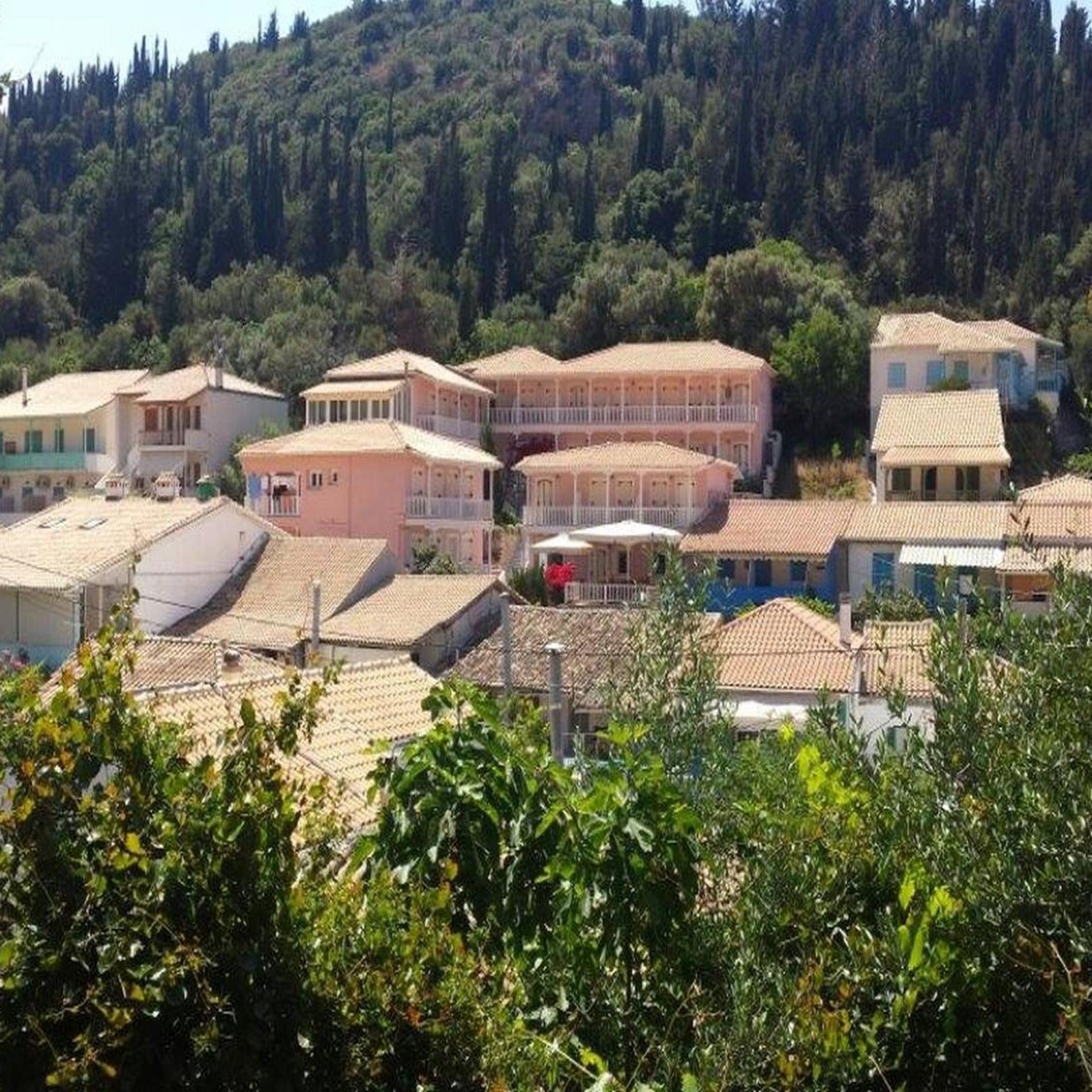 Ionis Hotel 40/42